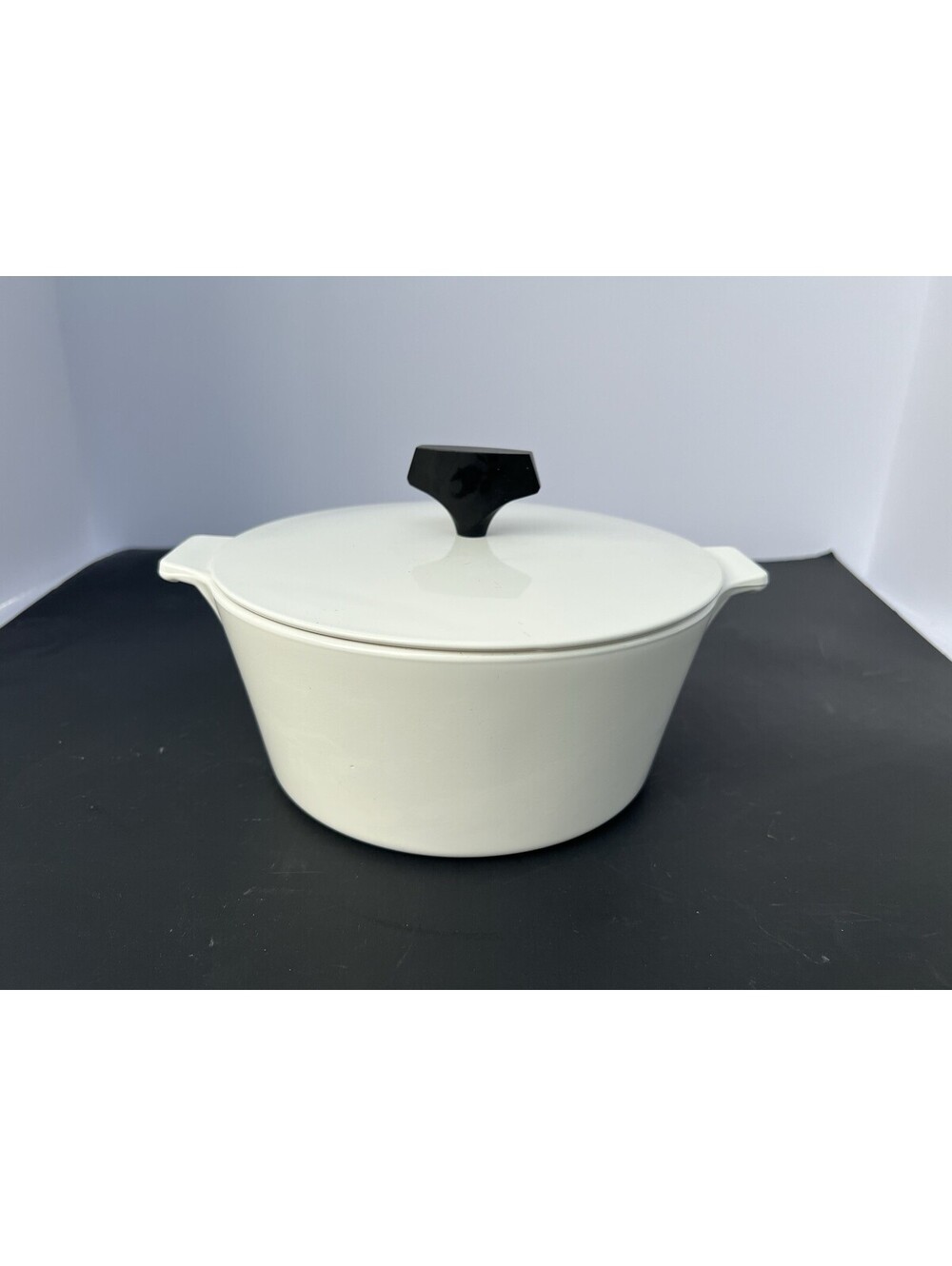 Vintage Corning Ware Enamel Buffet Server 1 3/4 Qt White Casserole with Lid